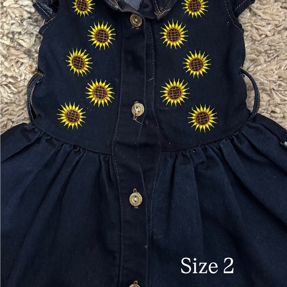6 pieces of baby girls clothing from Mexico Zacatecas hand made. - Picture 3 of 4